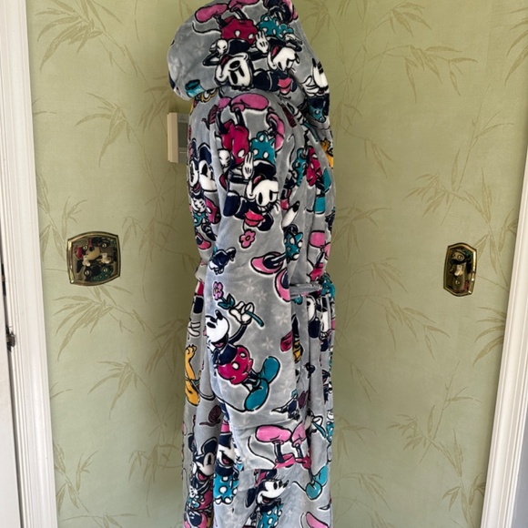 VERA BRADLEY DISNEY HOODED FLEECE ROBE:NWT MICKEY MOUSE FAMILY FUN L/XL - Picture 13 of 15